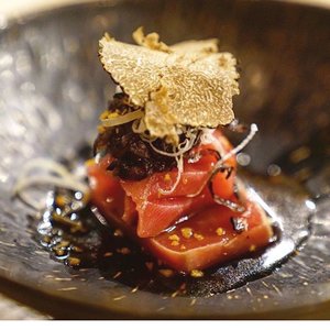 â¤ï¸ Layers of Art â¤ï¸ #lovewhatyoudo #obsession #eater #torolovers #toro #tuna #bluefintuna #saturday #saturdaynight #saturdaymotivation #foodie #foodporn #eatguide. Thank you @beautystable for all the lovely shots ðð¼ââï¸ðð¼ââï¸ðð¼ââï¸